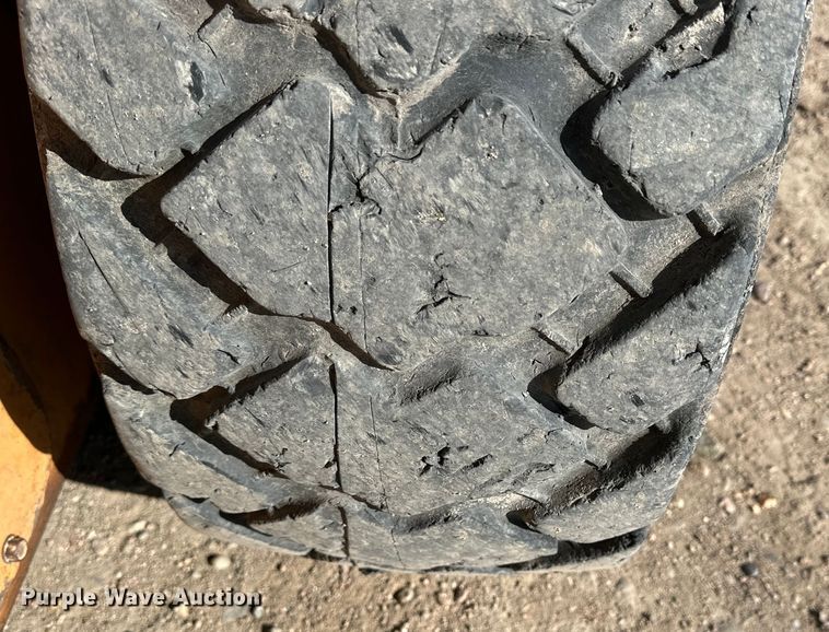 image for item OE9066 2012 Case SR250 skid steer loader