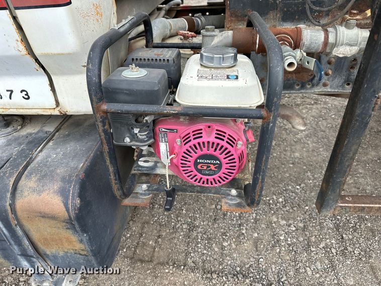 image for item OF9346 1989 Ford F600 water truck