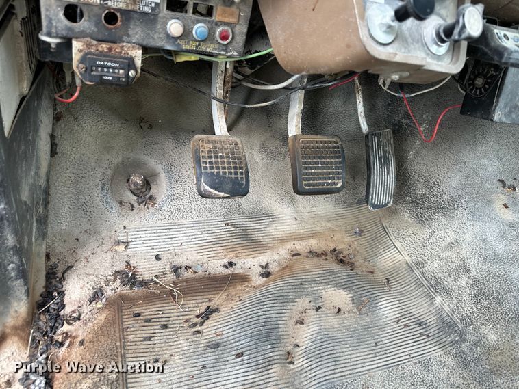 image for item OF9346 1989 Ford F600 water truck