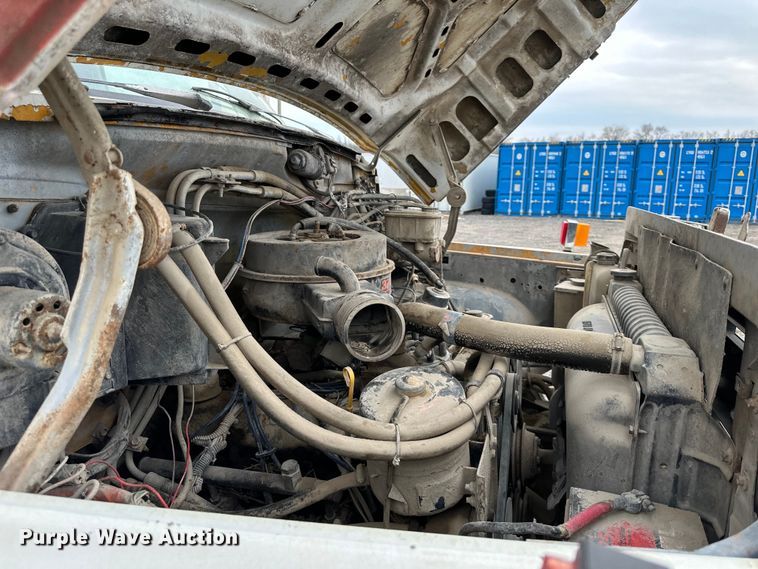 image for item OF9346 1989 Ford F600 water truck