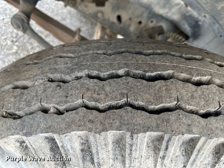 image for item OF9346 1989 Ford F600 water truck