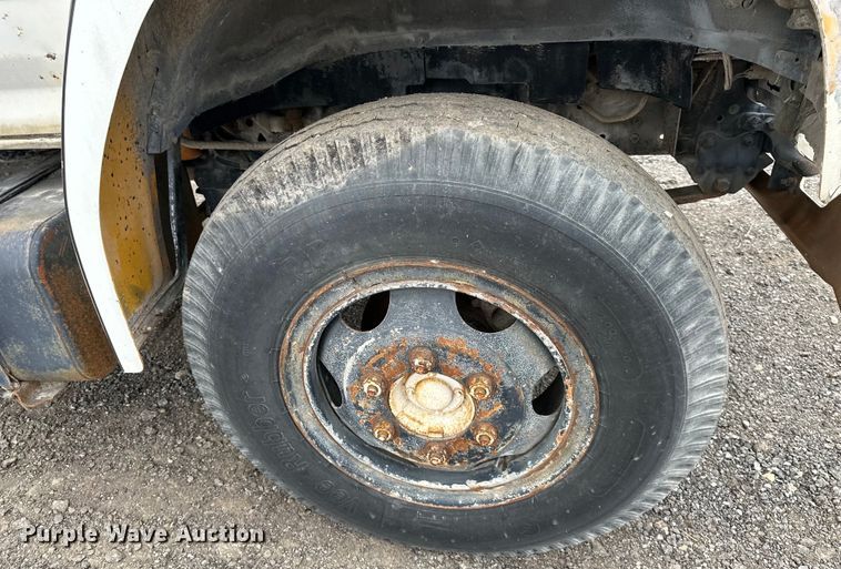 image for item OF9346 1989 Ford F600 water truck