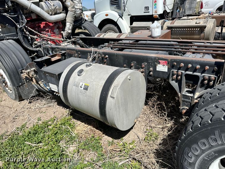 image for item OI9476 2017 AutoCar  Xpeditor truck cab and chassis