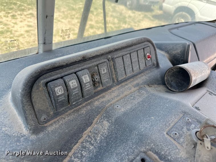 image for item OI9476 2017 AutoCar  Xpeditor truck cab and chassis