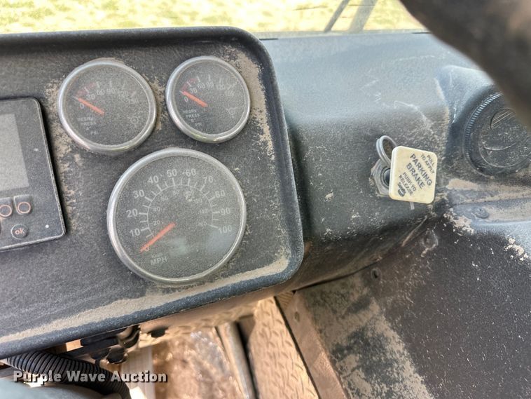 image for item OI9476 2017 AutoCar  Xpeditor truck cab and chassis