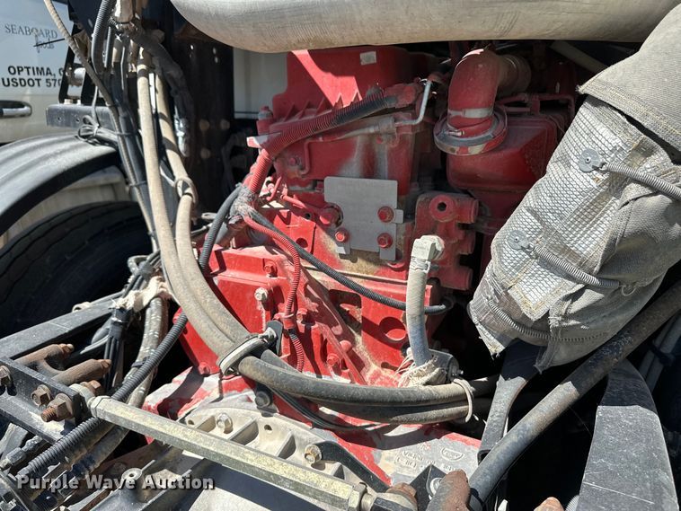 image for item OI9476 2017 AutoCar  Xpeditor truck cab and chassis