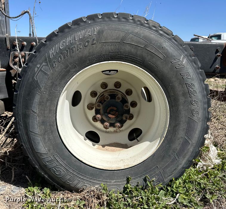 image for item OI9476 2017 AutoCar  Xpeditor truck cab and chassis