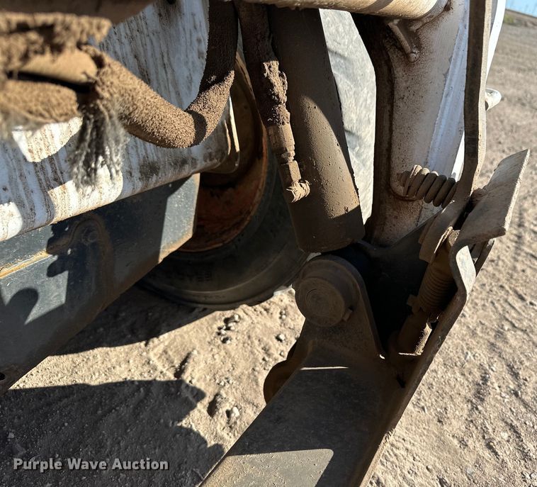 image for item OI9483 2007 Bobcat S150 skid steer loader