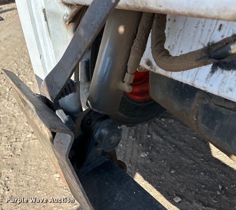 image for item OI9483 2007 Bobcat S150 skid steer loader