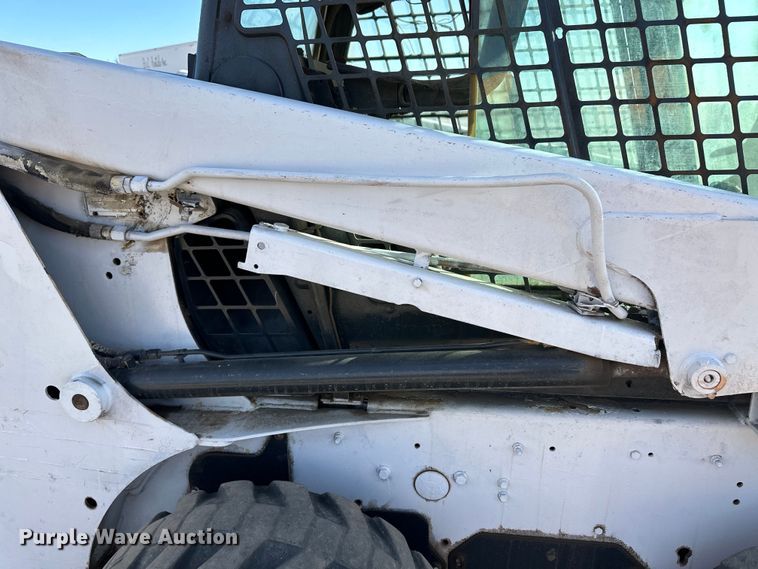 image for item OI9483 2007 Bobcat S150 skid steer loader
