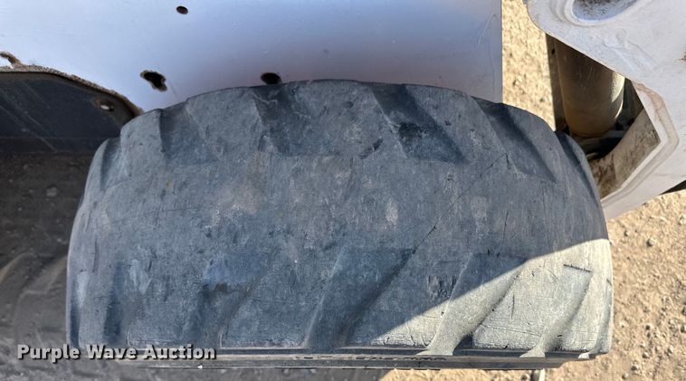 image for item OI9483 2007 Bobcat S150 skid steer loader