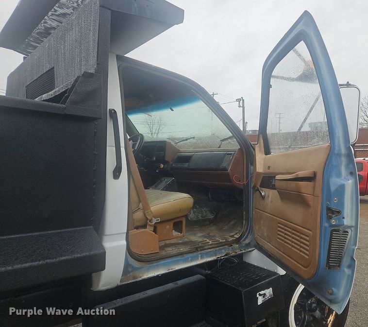 image for item OK9838 1991 Chevrolet  6500 dump truck
