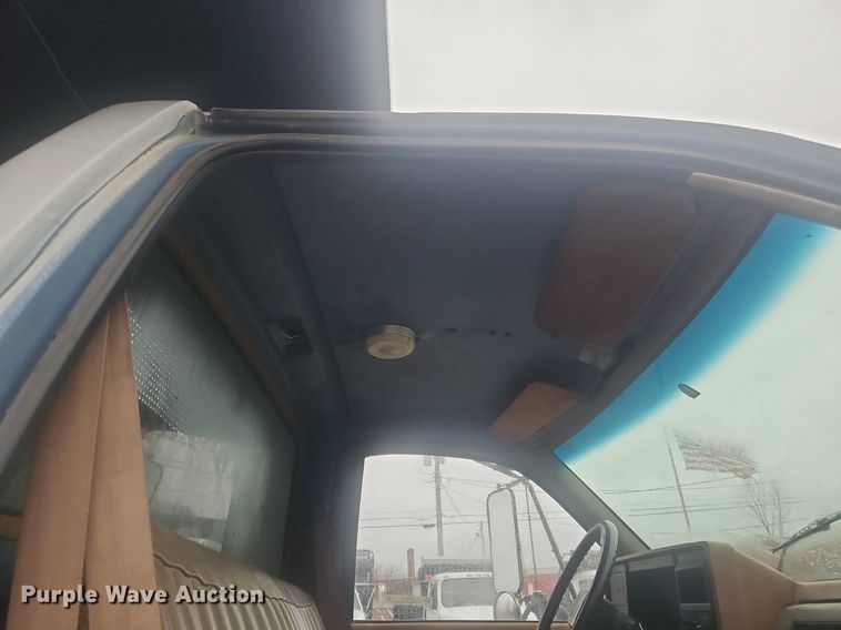 image for item OK9838 1991 Chevrolet  6500 dump truck