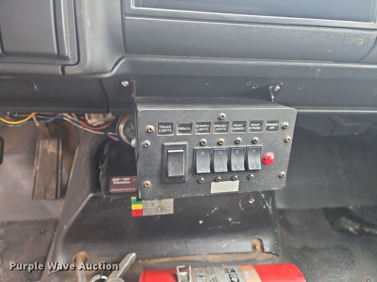 image for item OK9839 1998 Chevrolet  C7500 dump truck