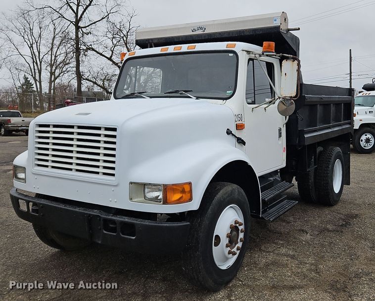 image for item OK9840 1993 International  4600 dump truck
