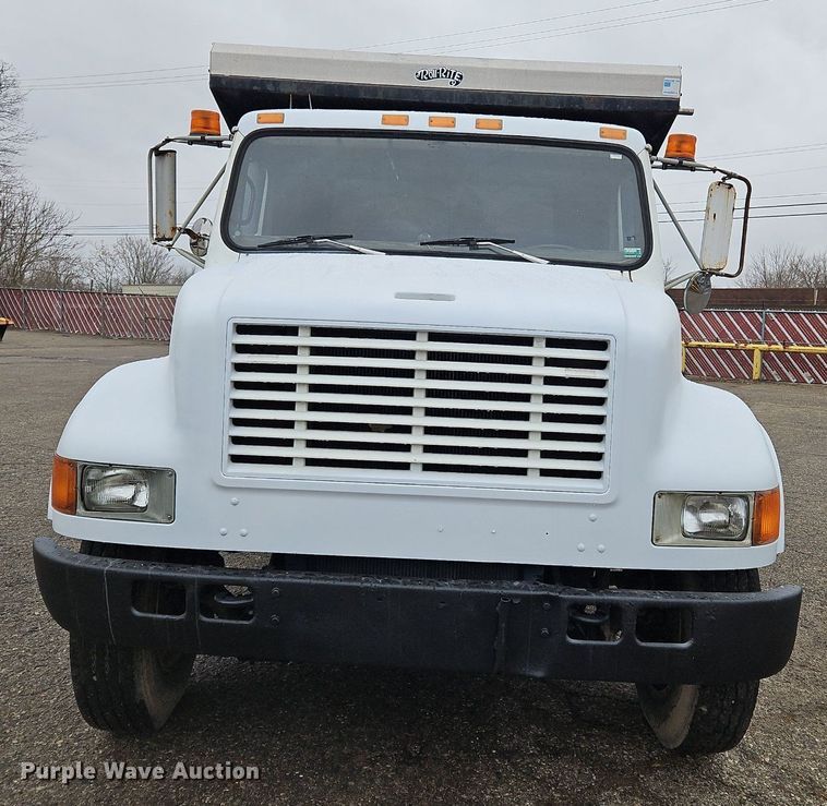 image for item OK9840 1993 International  4600 dump truck