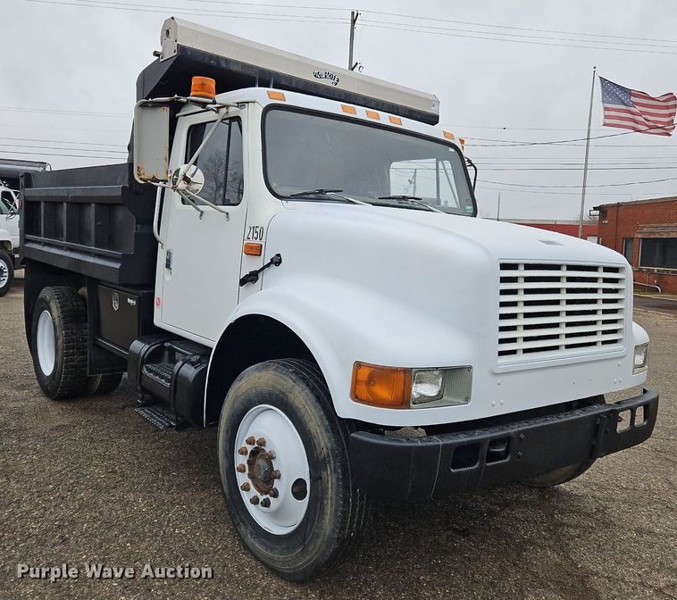 image for item OK9840 1993 International  4600 dump truck