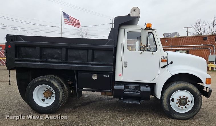 image for item OK9840 1993 International  4600 dump truck