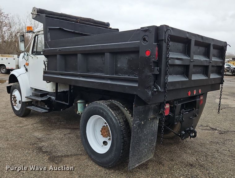 image for item OK9840 1993 International  4600 dump truck