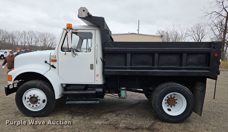 image for item OK9840 1993 International  4600 dump truck