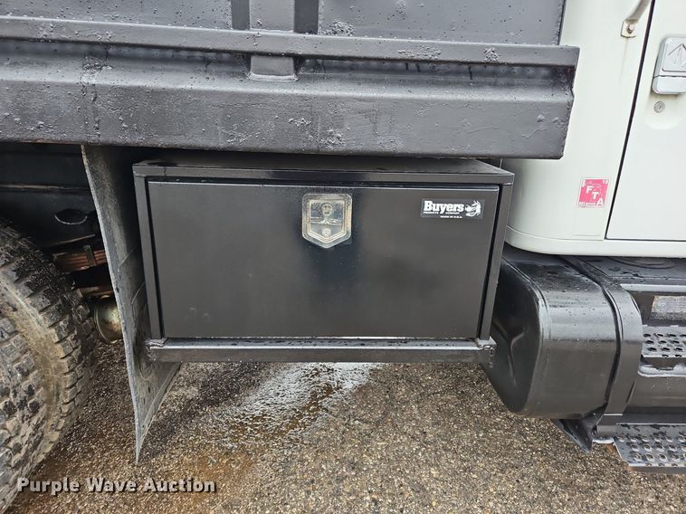 image for item OK9840 1993 International  4600 dump truck