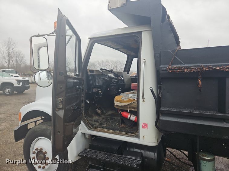 image for item OK9840 1993 International  4600 dump truck