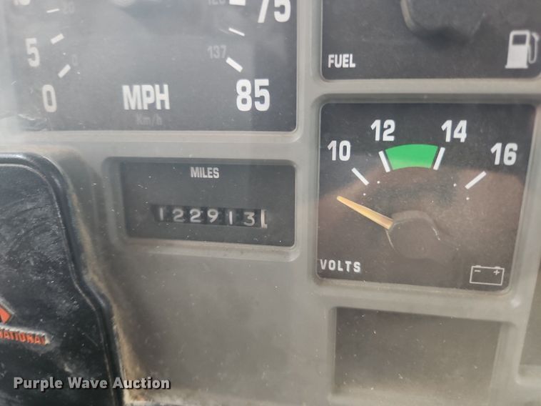 image for item OK9840 1993 International  4600 dump truck