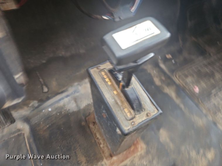 image for item OK9840 1993 International  4600 dump truck