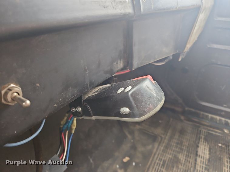 image for item OK9840 1993 International  4600 dump truck