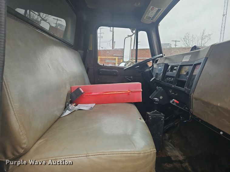 image for item OK9840 1993 International  4600 dump truck