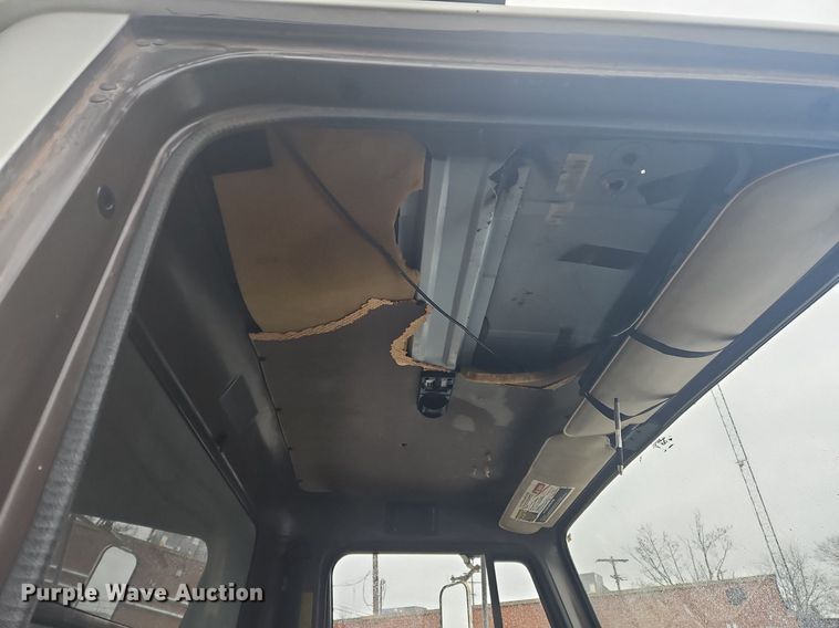 image for item OK9840 1993 International  4600 dump truck