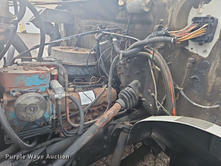 image for item OK9840 1993 International  4600 dump truck