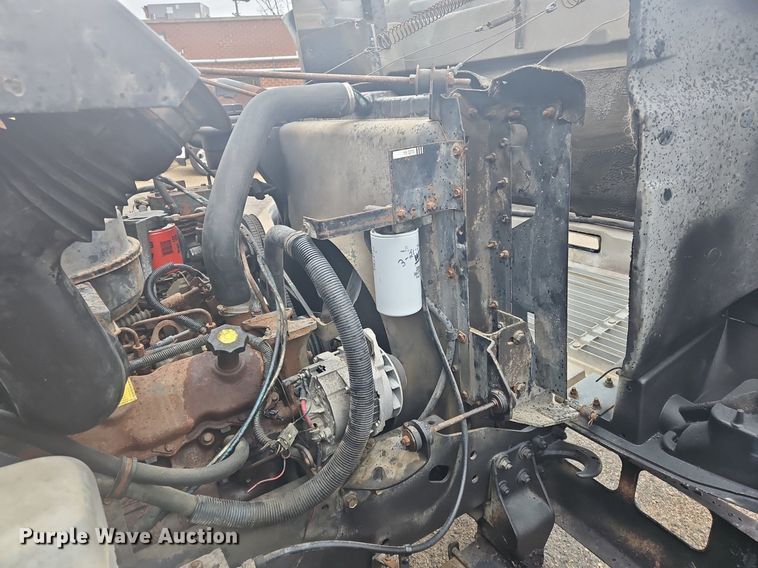 image for item OK9840 1993 International  4600 dump truck