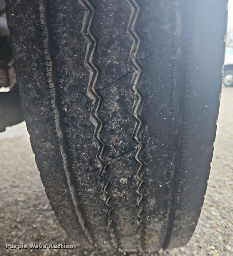 image for item OK9840 1993 International  4600 dump truck