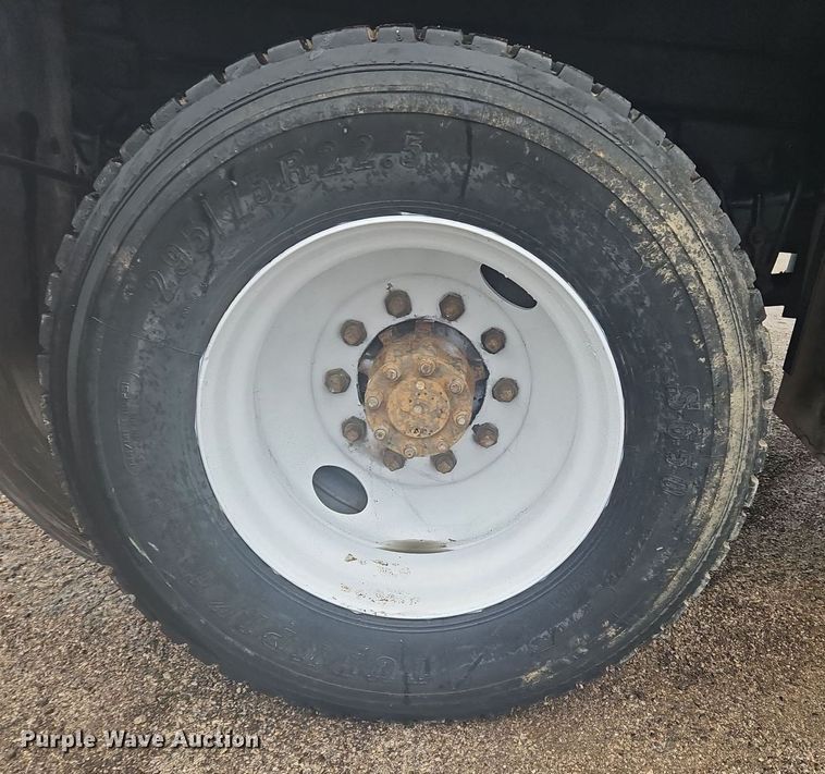 image for item OK9840 1993 International  4600 dump truck