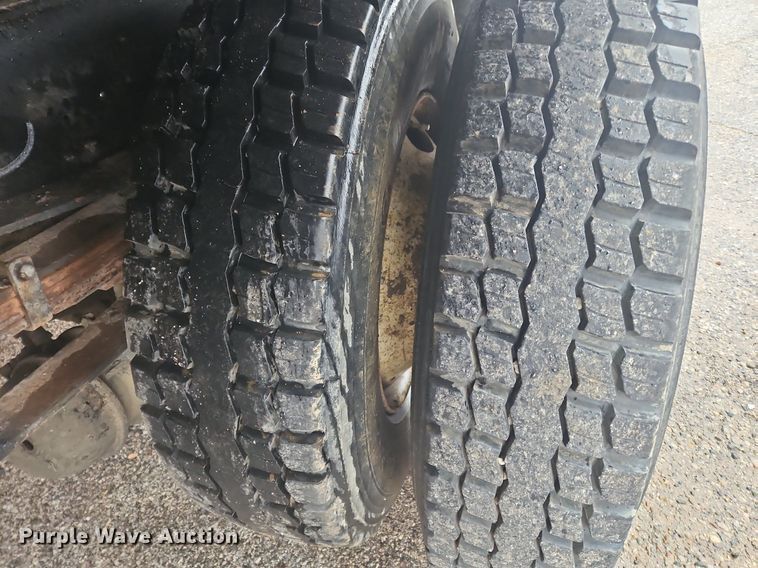 image for item OK9840 1993 International  4600 dump truck