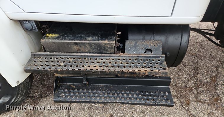 image for item OK9841 1996 International  4700 dump truck