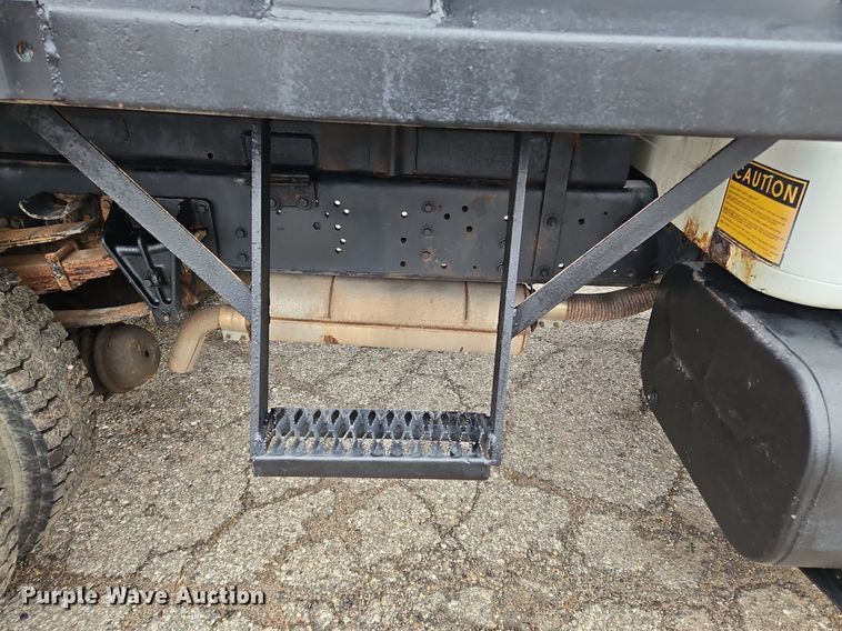 image for item OK9841 1996 International  4700 dump truck