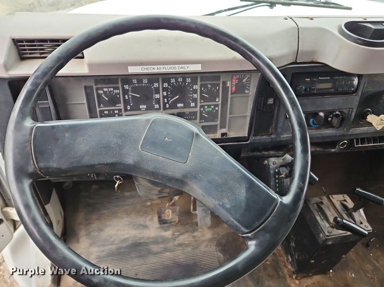 image for item OK9841 1996 International  4700 dump truck