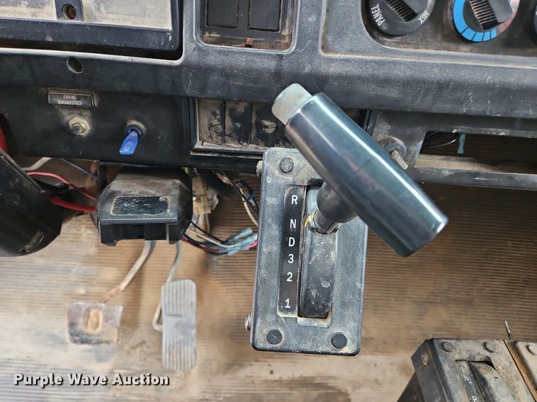 image for item OK9841 1996 International  4700 dump truck