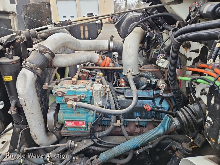 image for item OK9841 1996 International  4700 dump truck