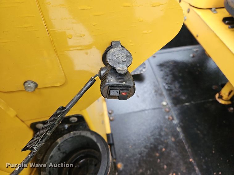 image for item OK9868 2014 Vermeer  RTX1250 cable plow