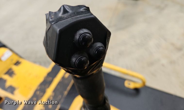 image for item OK9868 2014 Vermeer  RTX1250 cable plow