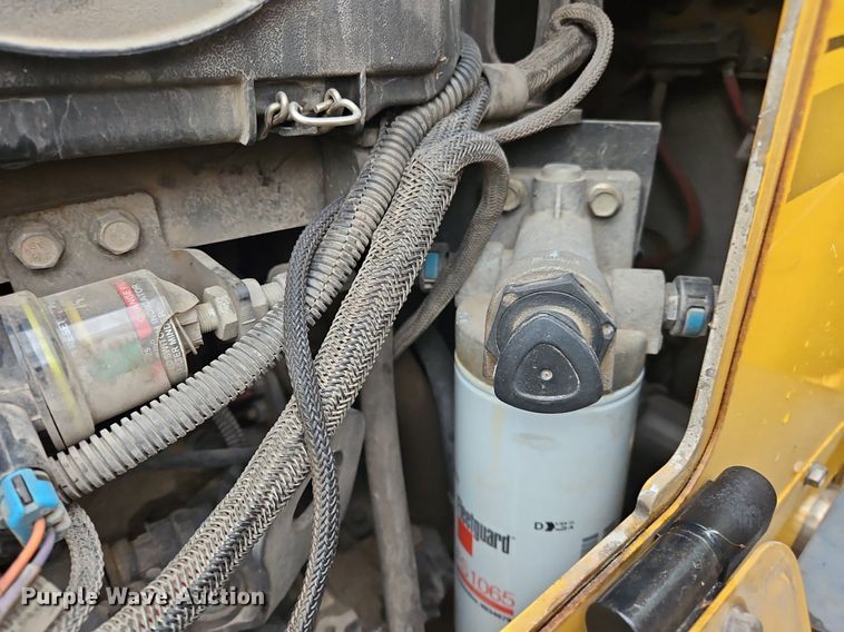 image for item OK9868 2014 Vermeer  RTX1250 cable plow