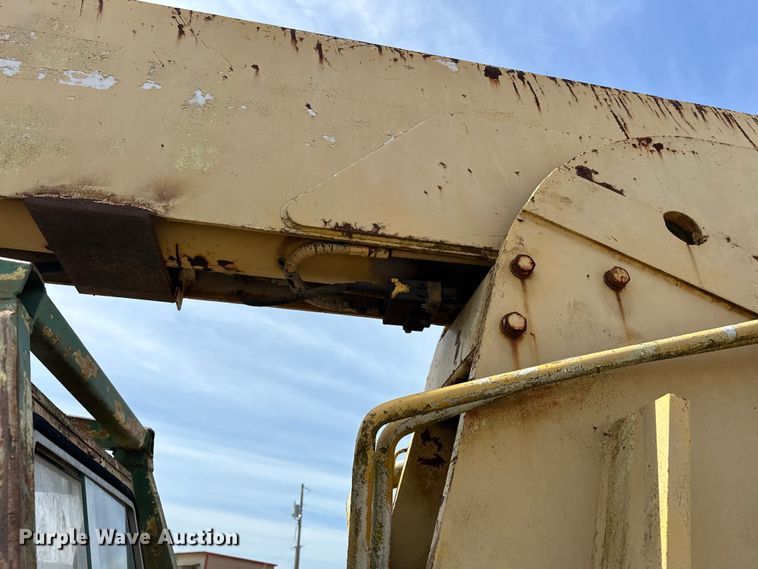 image for item OM9459 Galion crane