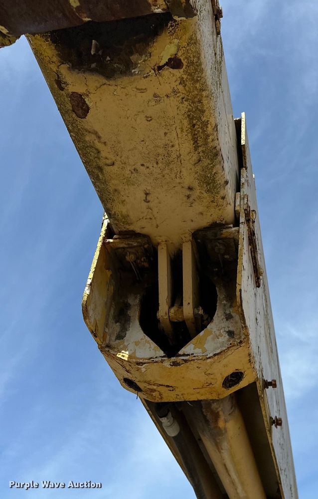 image for item OM9459 Galion crane