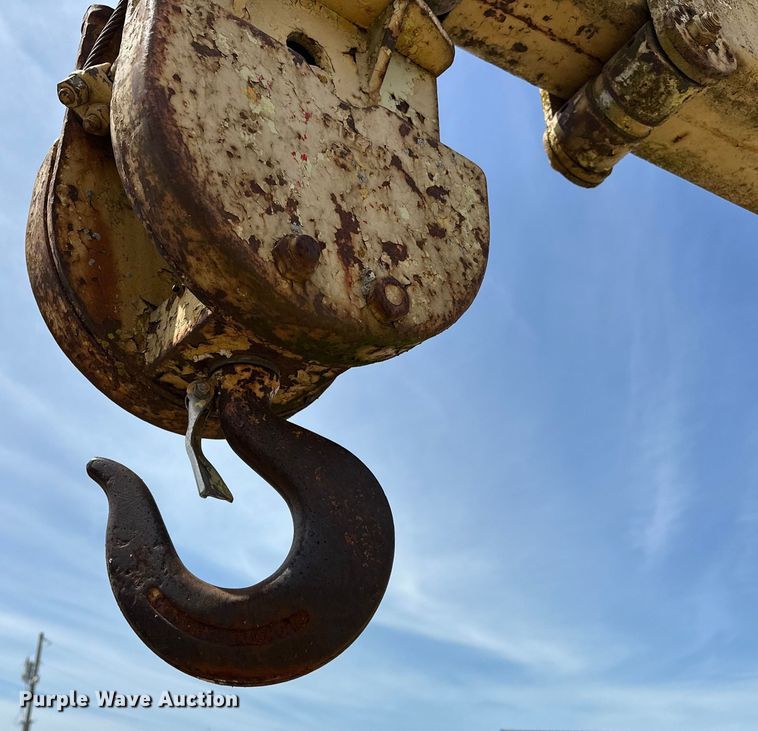 image for item OM9459 Galion crane