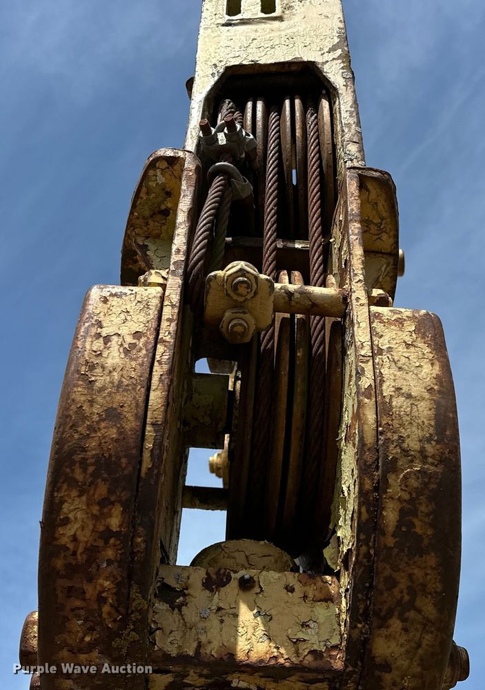 image for item OM9459 Galion crane