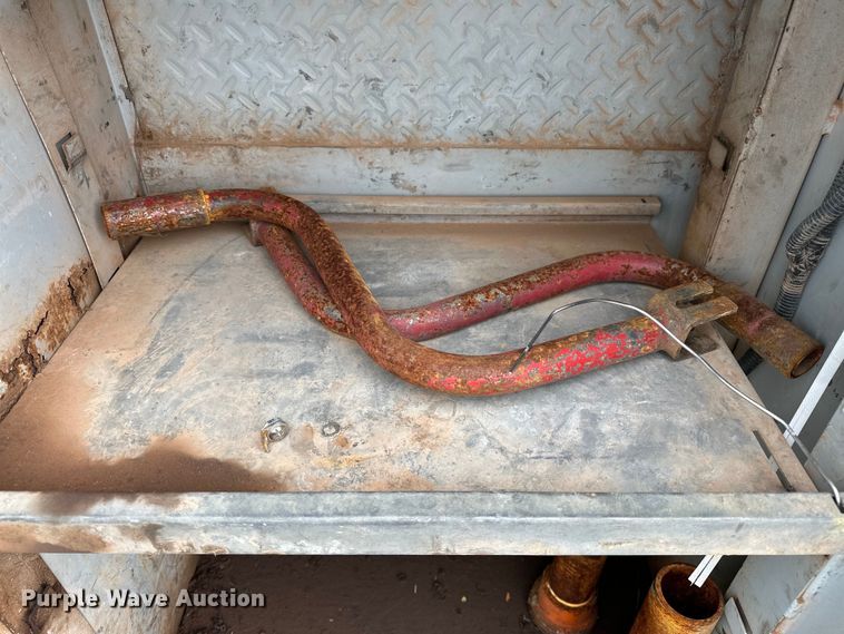 image for item OM9463 2002 International  4400 utility / service truck