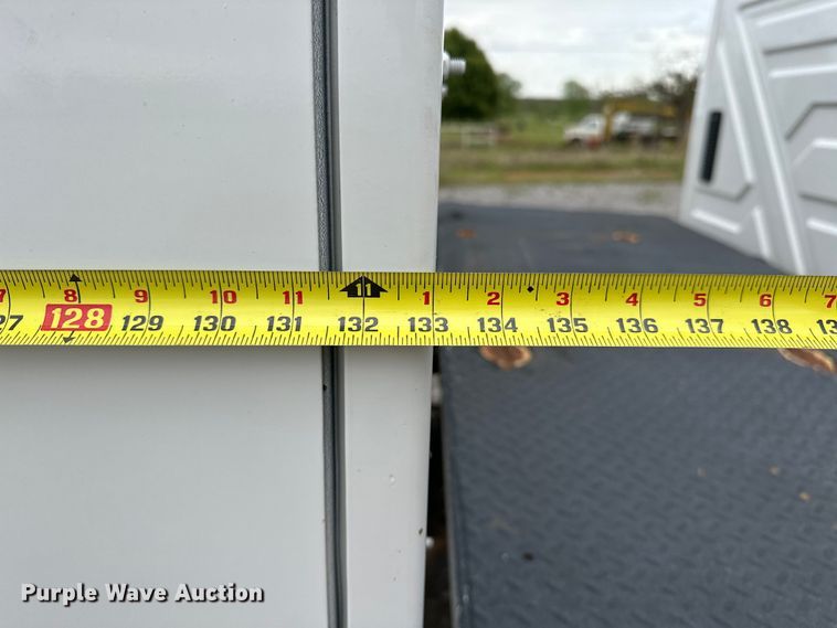 image for item OM9463 2002 International  4400 utility / service truck